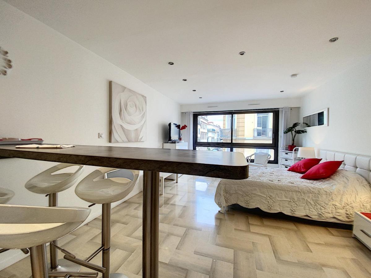 Gray D Albion Thi235 Apartamento